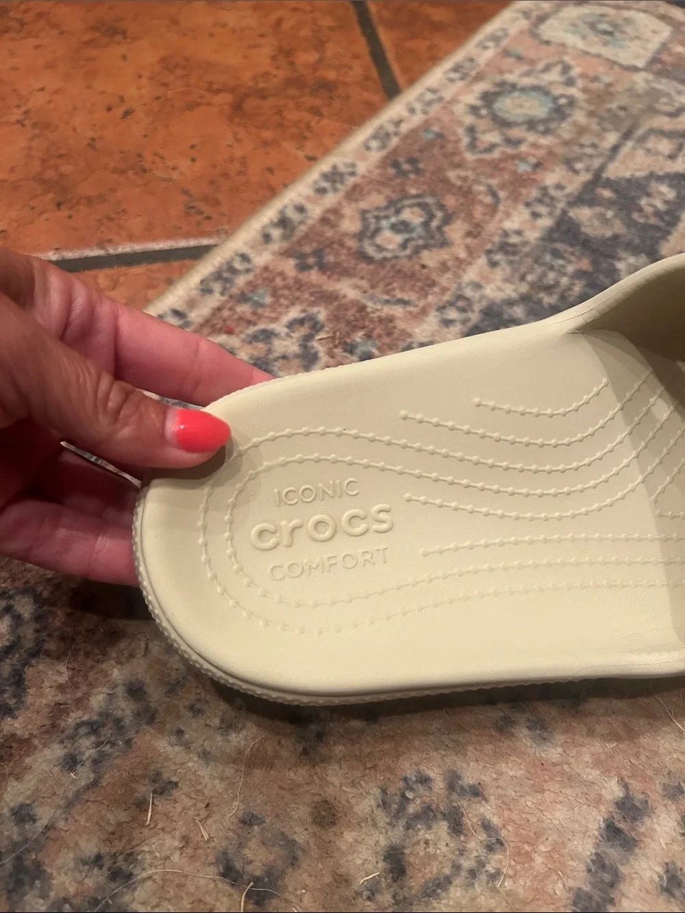 CROCS light nude